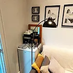 Privatunterkunft Luxury Attic Ensuite With Workspace & Free Parking Near Luas *