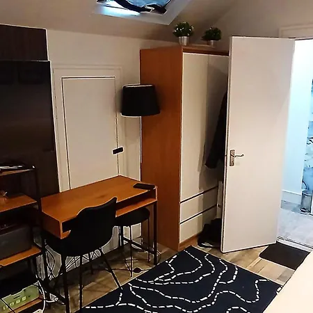 Luxury Attic Ensuite With Workspace & Free Parking Near Luas Quarto em Acomodações Particulares