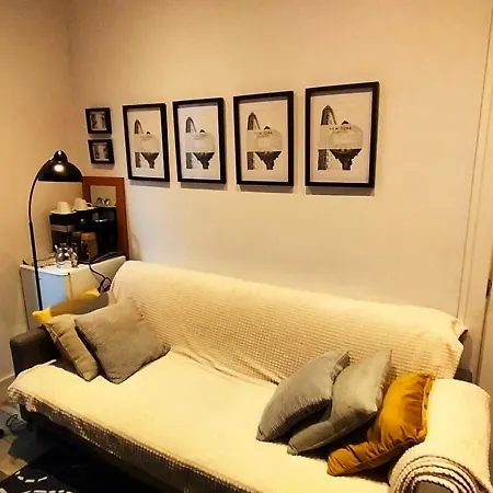 Luxury Attic Ensuite With Workspace & Free Parking Near Luas *