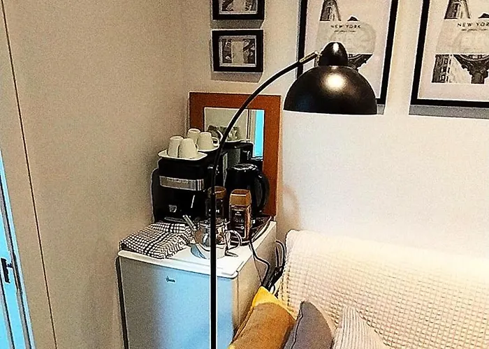 Homestay szállás Luxury Attic Ensuite With Workspace & Free Parking Near Luas *