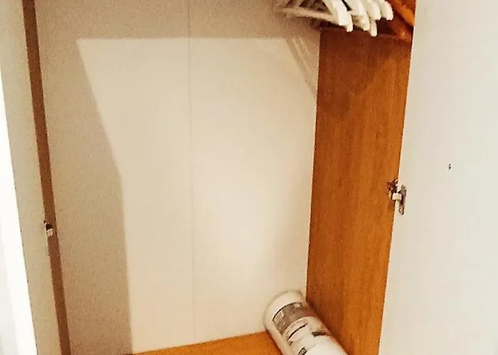 Luxury Attic Ensuite With Workspace & Free Parking Near Luas