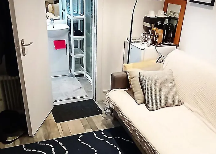 Luxury Attic Ensuite With Workspace & Free Parking Near Luas Homestay szállás Citywest